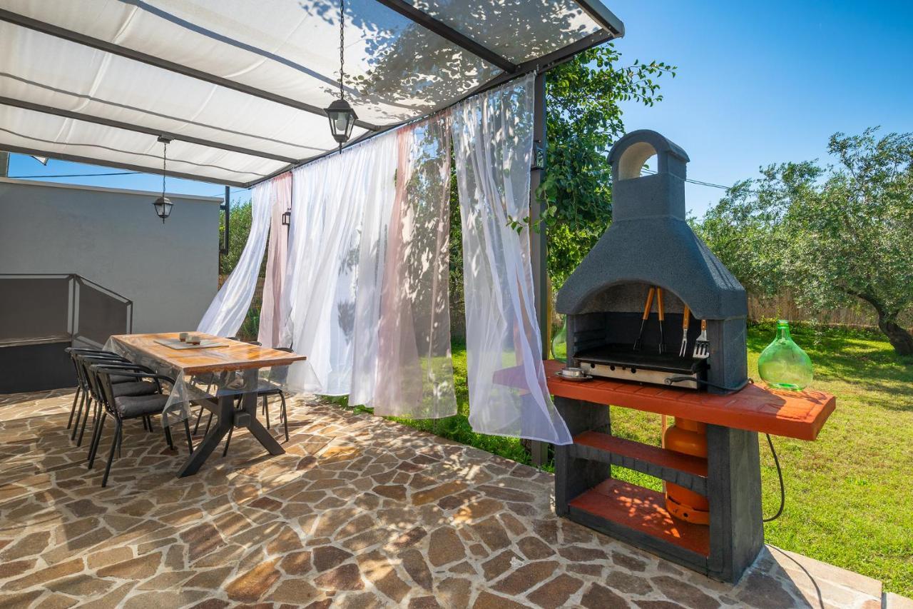 Holiday House Chill Out Loborika Pula 6 Persons Marčana Dış mekan fotoğraf